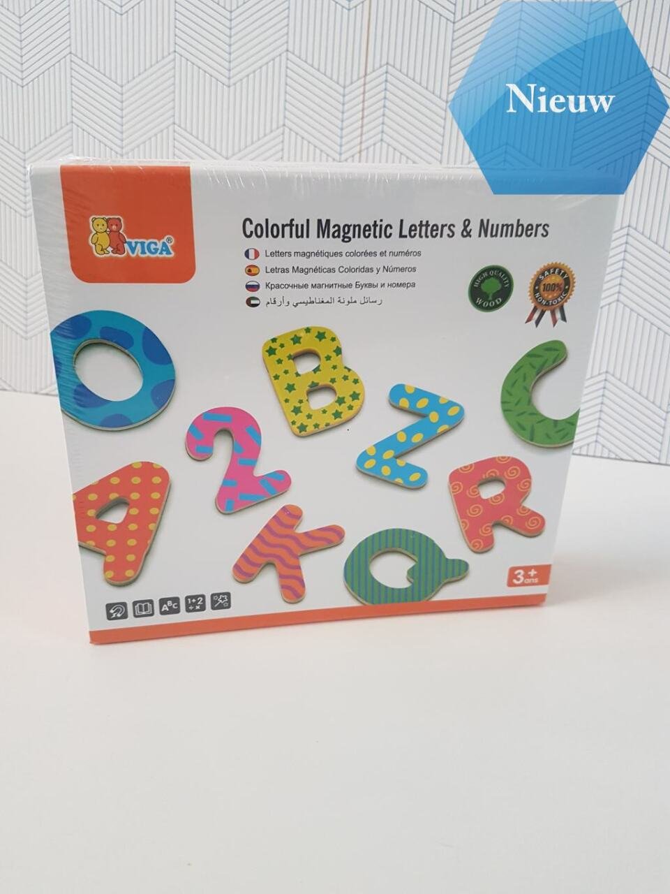 Magnetische letters en cijfer