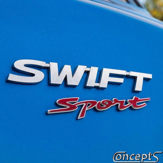 https://media.myshop.com/images/shop2525200.pictures.CS77841-Origineel-embleem-Sport-rood-chroom-Suzuki-Swift-Sport-logo-1.jpg