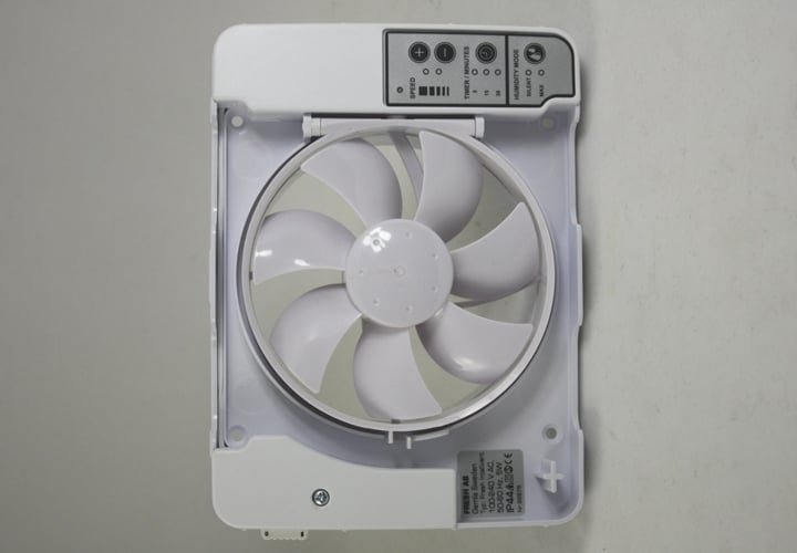 Intellivent 2.0 ventilator wit