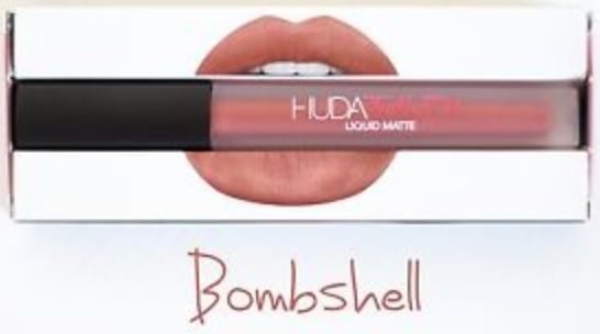 Lipstick gloss Hudabeauty matte zachtroze