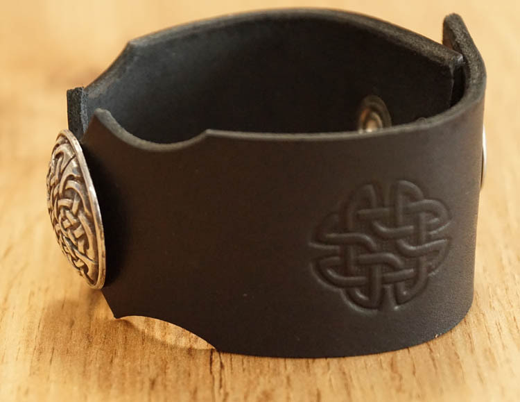 Brede leren armband " Keltische knoop " zwart