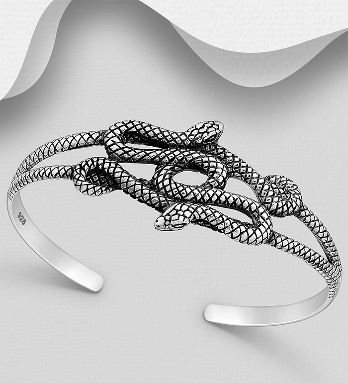 Zilveren armband " Oneindige slangen "
