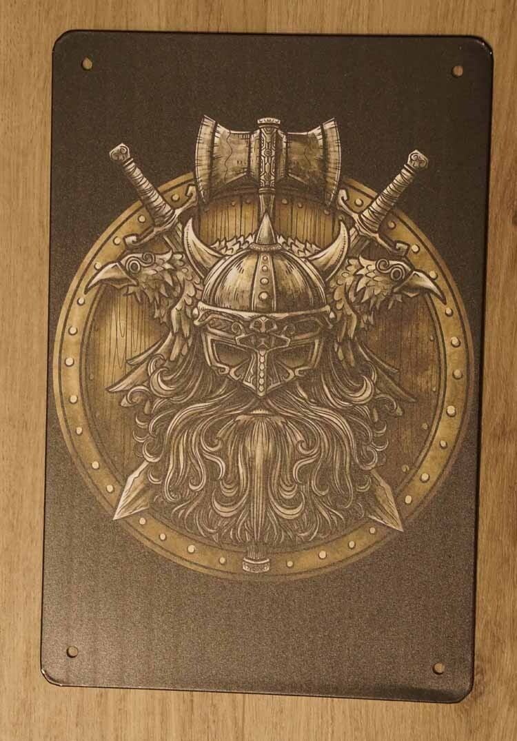 Metalen wanddecoratie  " Vikingschild met vikinghoofd en bijlen "