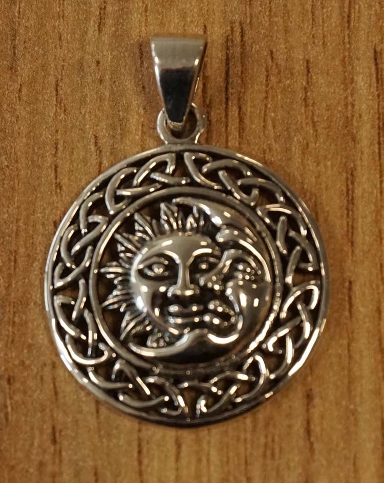 Zilveren hanger  " Zon en maan in keltische sierrand "