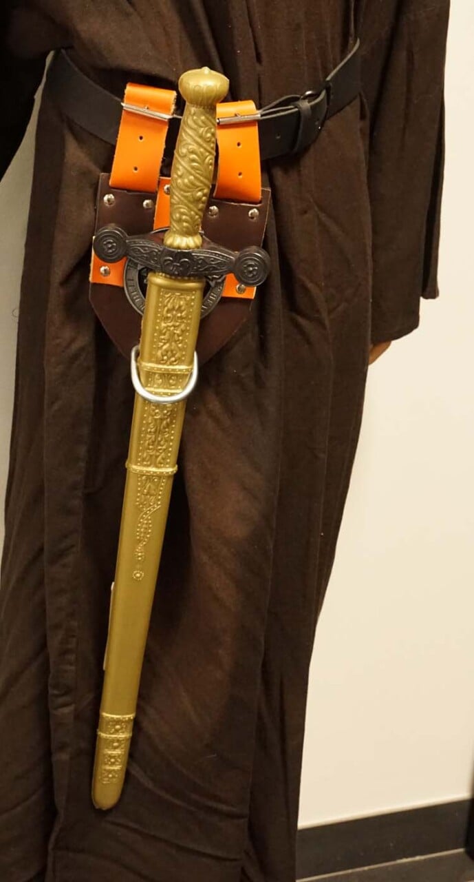 Middeleeuwse zwaarden houder "  Embleem met kruis "  beige/bruin