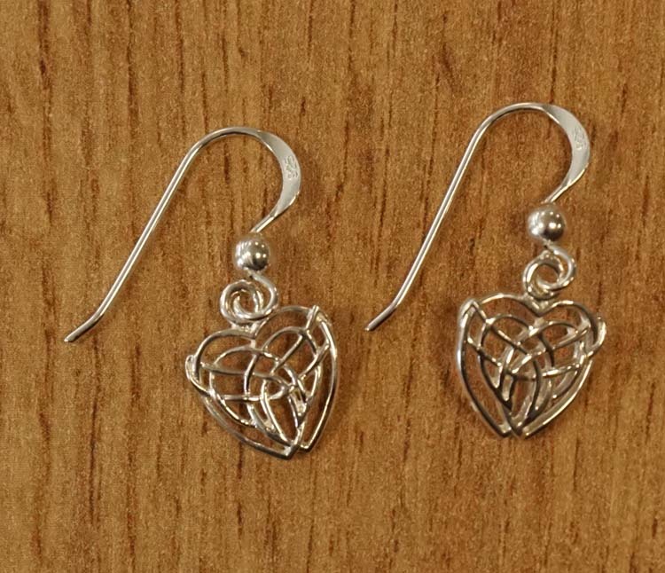 Zilveren oorbellen " Keltische hart "