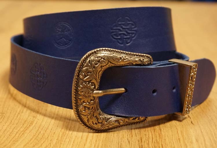 Leren buckle riem + luxe gesp met lusje " Levensboom + keltische knoop " blauw