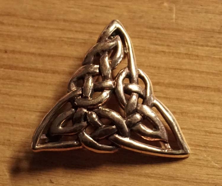 Broche " Driehoek keltische knoop " brons