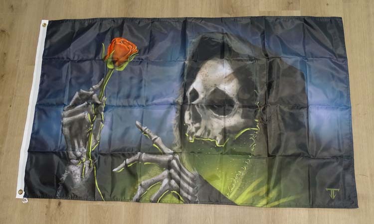 Vlag " De dood met roos "