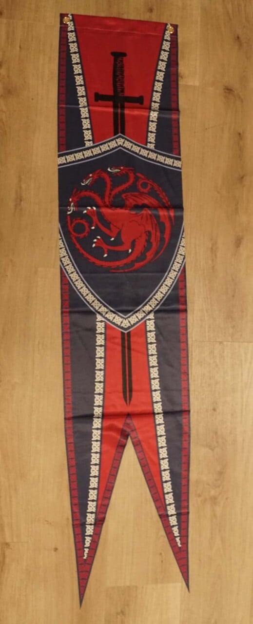 Banner " 3 koppige draak " rood / zwart