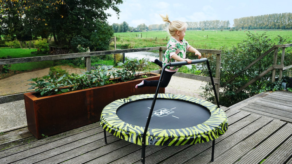 EXIT Tiggy junior trampoline met beugel diameter 140cm - zwart/groen