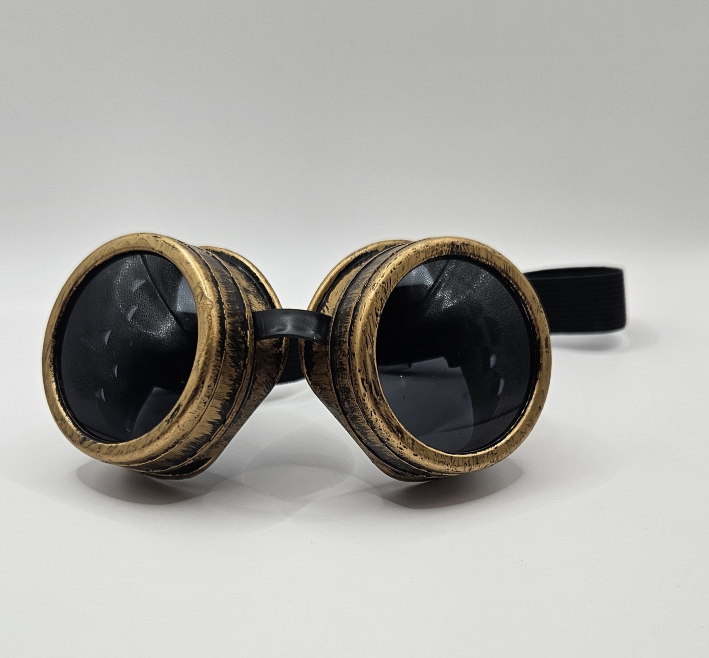Exclusieve steampunk goggles in goud voor een luxe vintage look